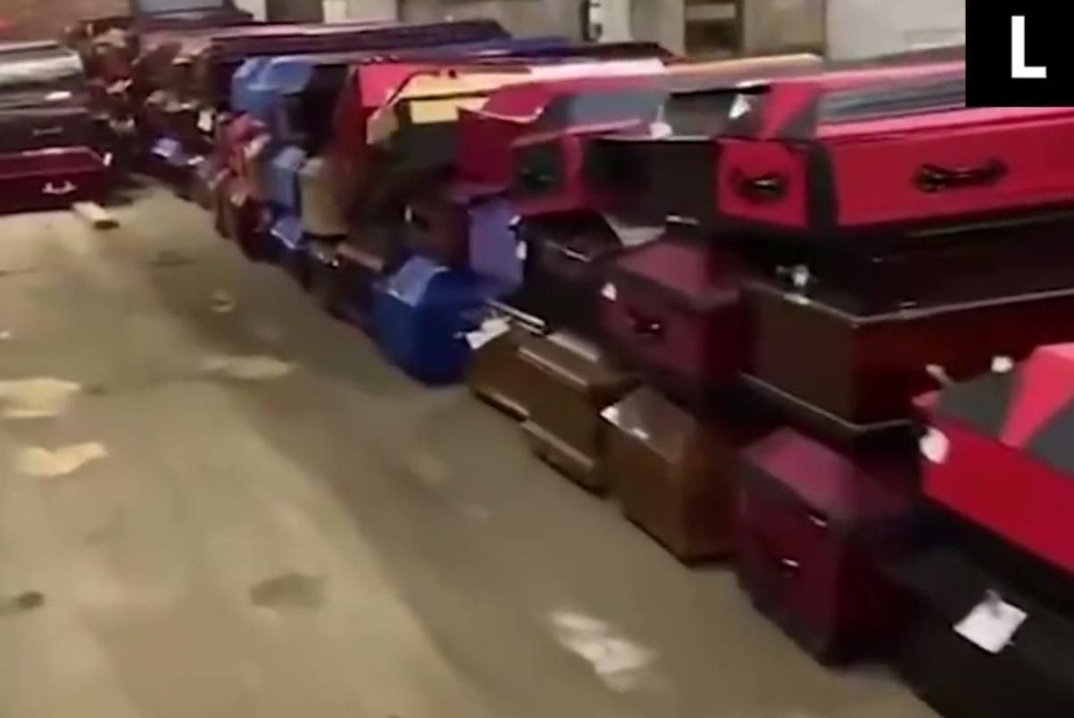 В России крематорий не успевает сжигать тела погибших из-за рекордной смертности: видео В России крематорий не успевает сжигать тела погибших из-за рекордной смертности: видео