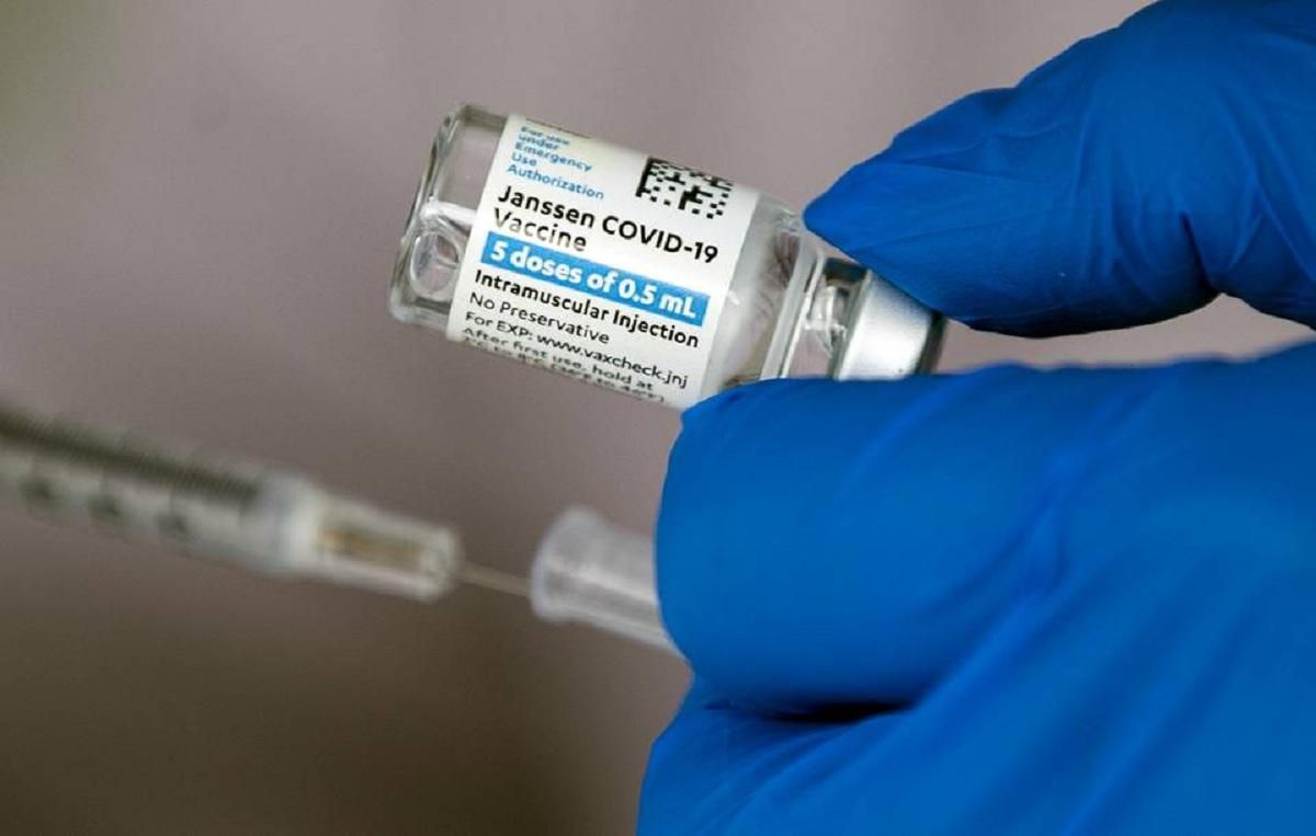 Експерти заявили про побічний ефект вакцини від Johnson & Johnson