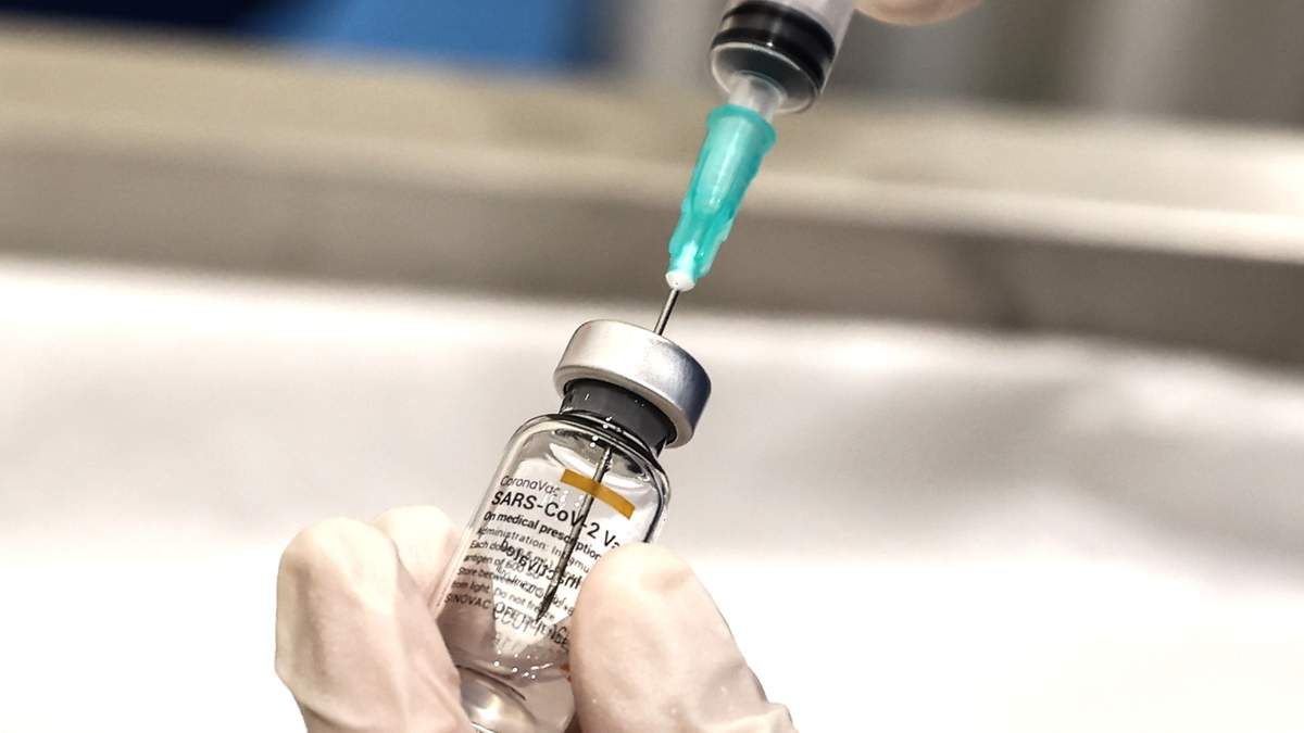 За сутки COVID-прививки получили более 80 тысяч украинцев