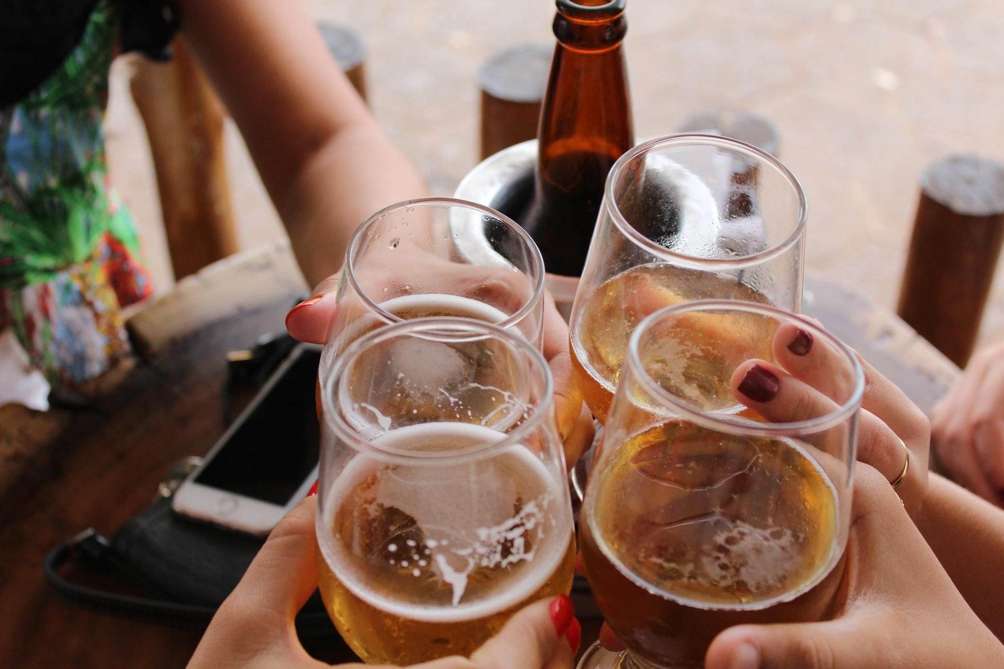 Навіть невеликі дози алкоголю можуть стати причиною раку: нове дослідження