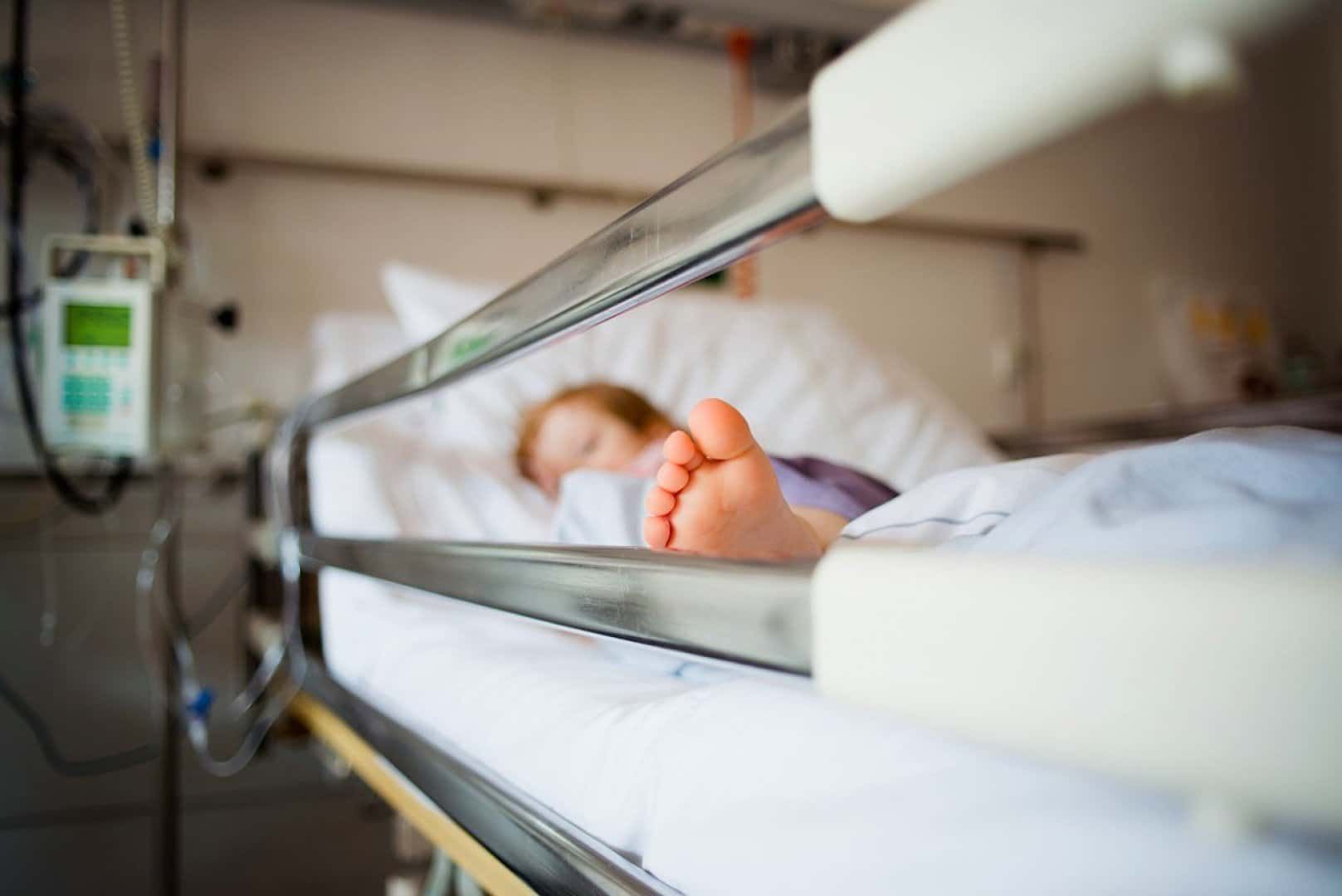 В Охматдиті почали пересаджувати нирки малюкам: однак медикам бракує обладнання
