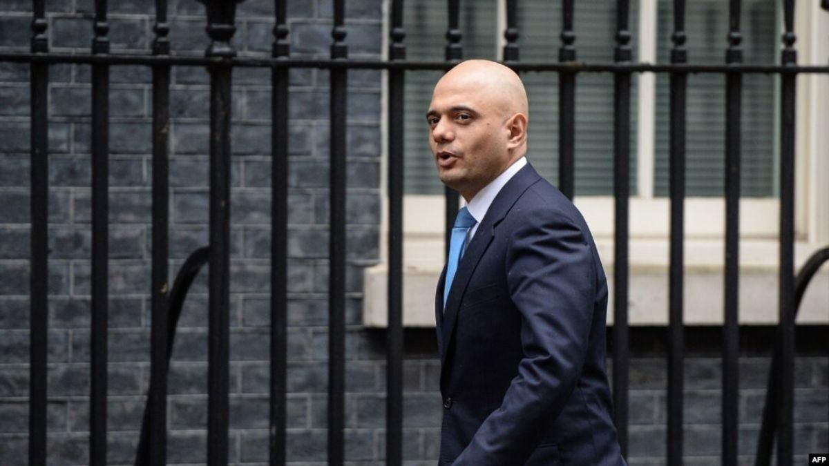 Глава МОЗ Британії заразився коронавірусом, хоч був вакцинований Глава МОЗ Британії заразився коронавірусом, хоч був вакцинований