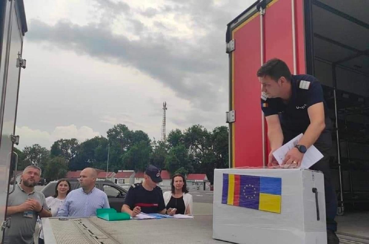 Румыния предоставила Украине около 100 тысяч доз вакцины AstraZeneca Румыния предоставила Украине около 100 тысяч доз вакцины AstraZeneca