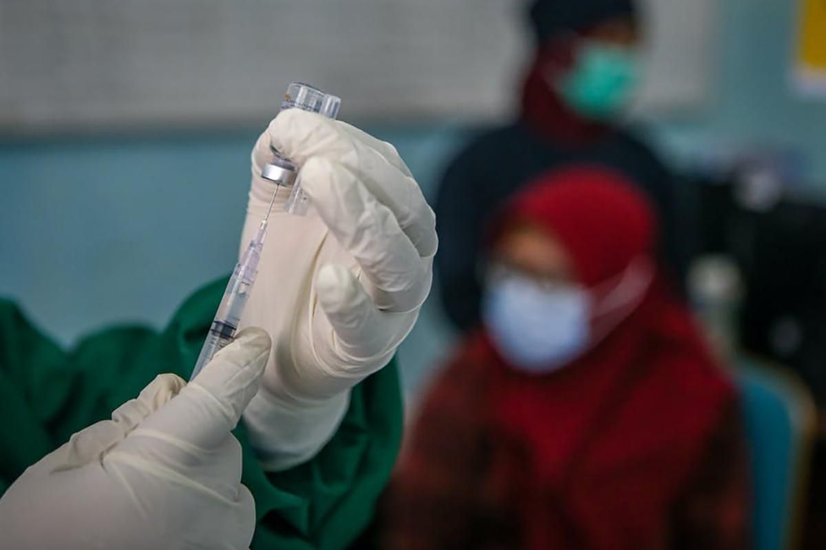 В Індонезії пандемія COVID-19 б'є чергові рекорди В Індонезії пандемія COVID-19 б'є чергові рекорди