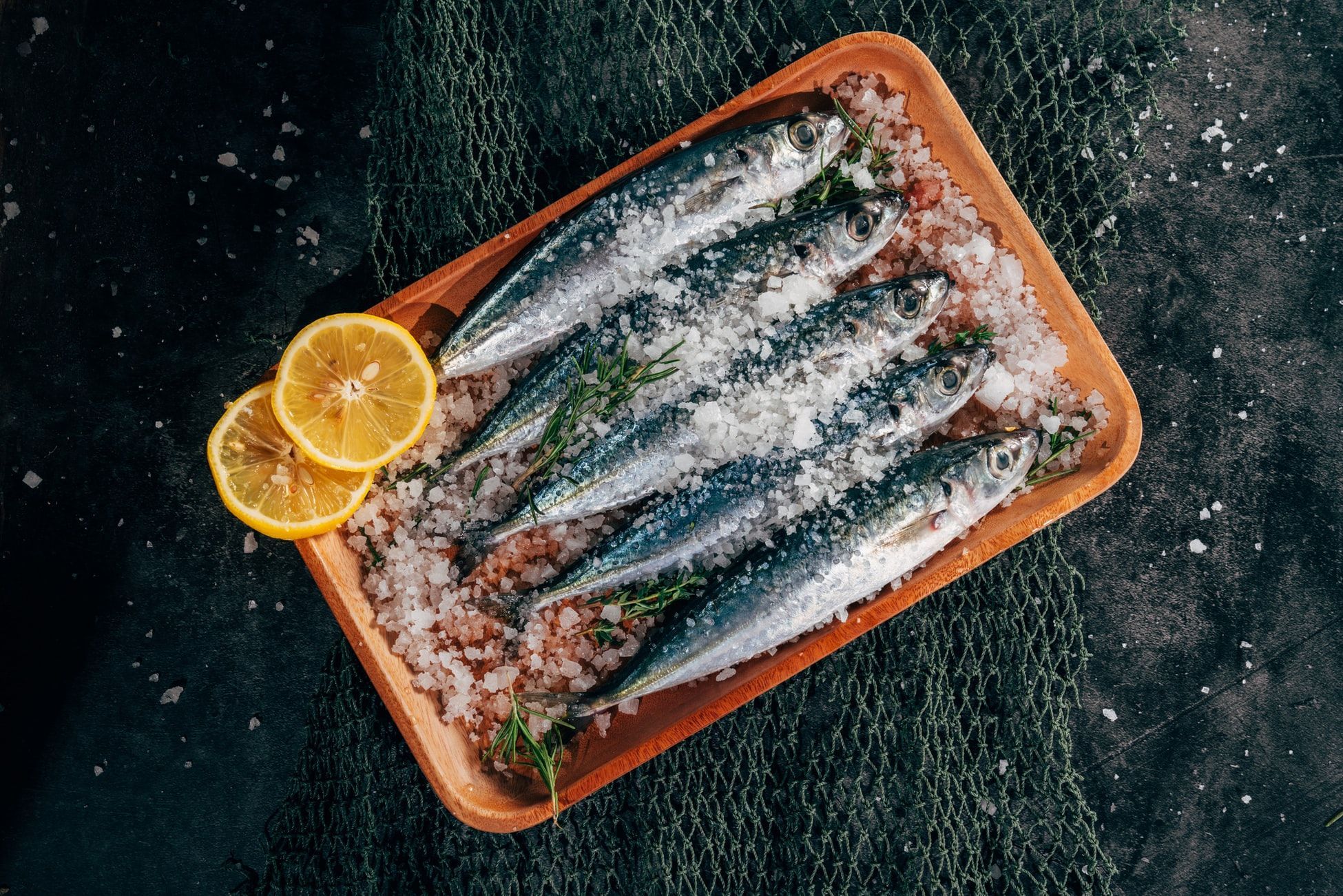 Смертельное отравление: почему не стоит есть вяленую и сушеную рыбу