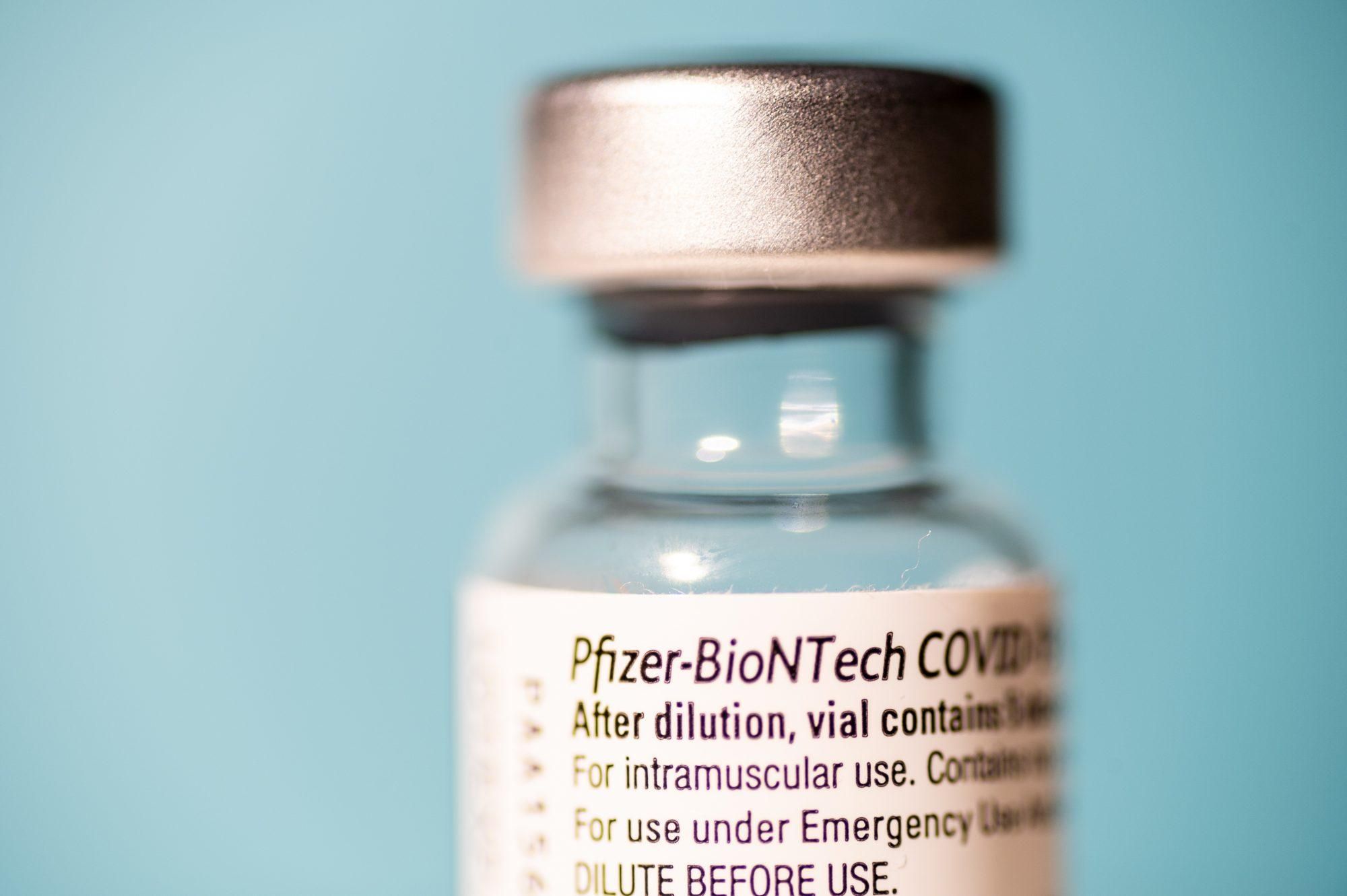 В Pfizer призвали делать третью прививку: говорят, может защитить от Дельты до 100 раз лучше