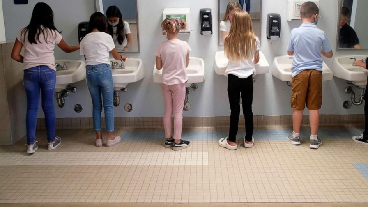 У США діти масово хворіють на COVID-19: лікарні переповнені У США діти масово хворіють на COVID-19: лікарні переповнені