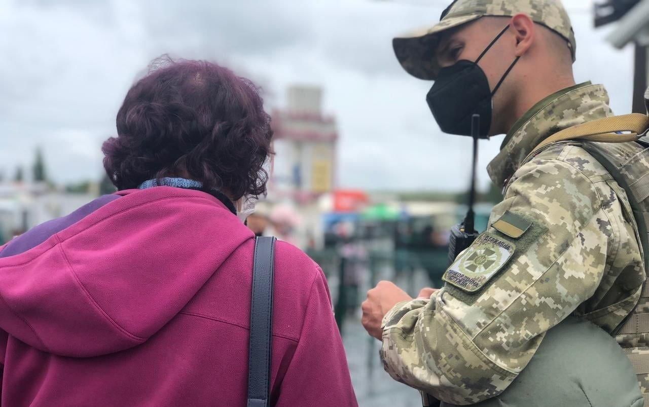 Примусова вакцинація "Супутником": жителі окупованого Донбасу переживають через можливі погрози - Новини Здоров’я Примусова вакцинація "Супутником": жителі окупованого Донбасу переживають через можливі погрози - Новини Здоров’я