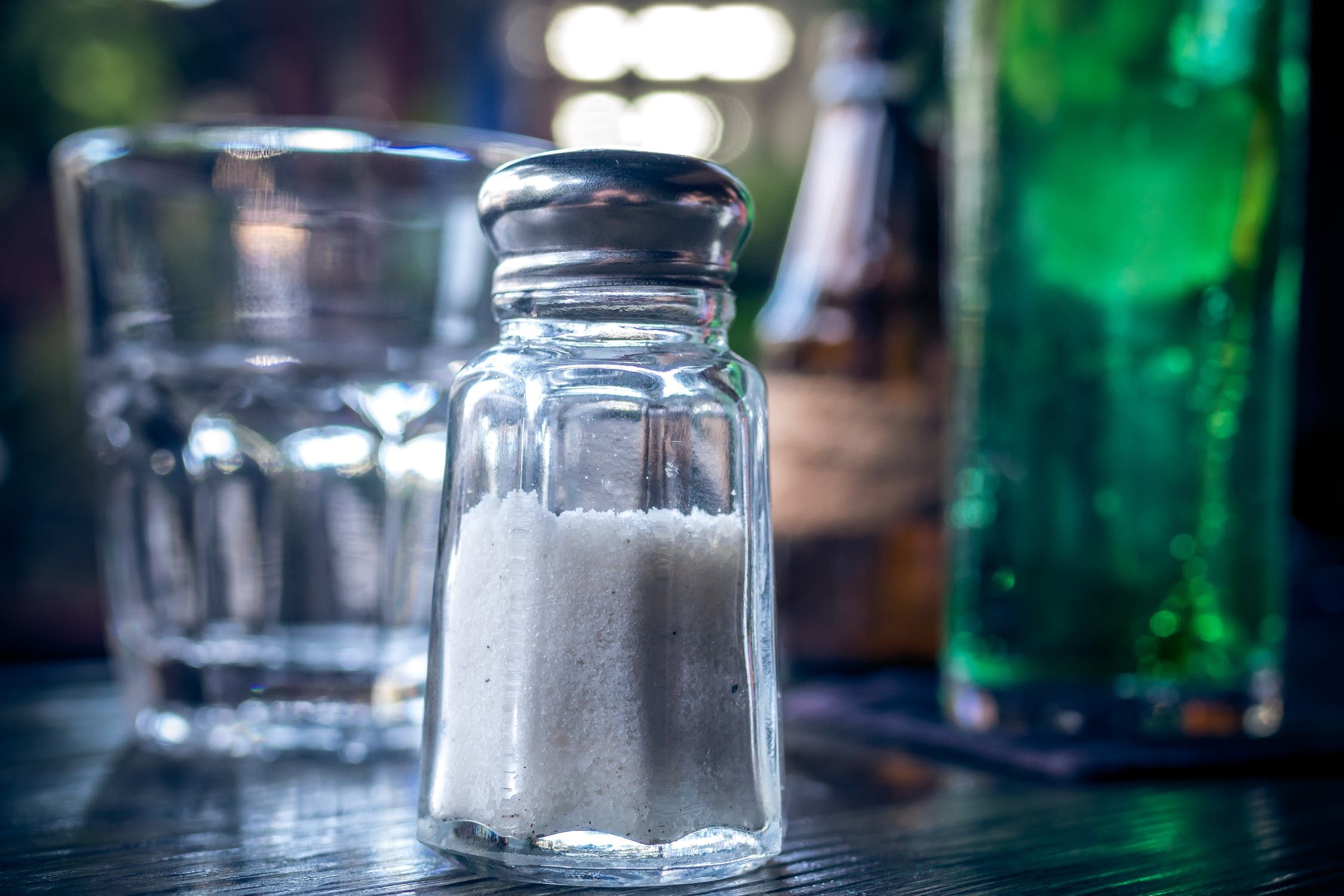 Що може статися з організмом, якщо споживати занадто багато солі - Новини Здоров’я