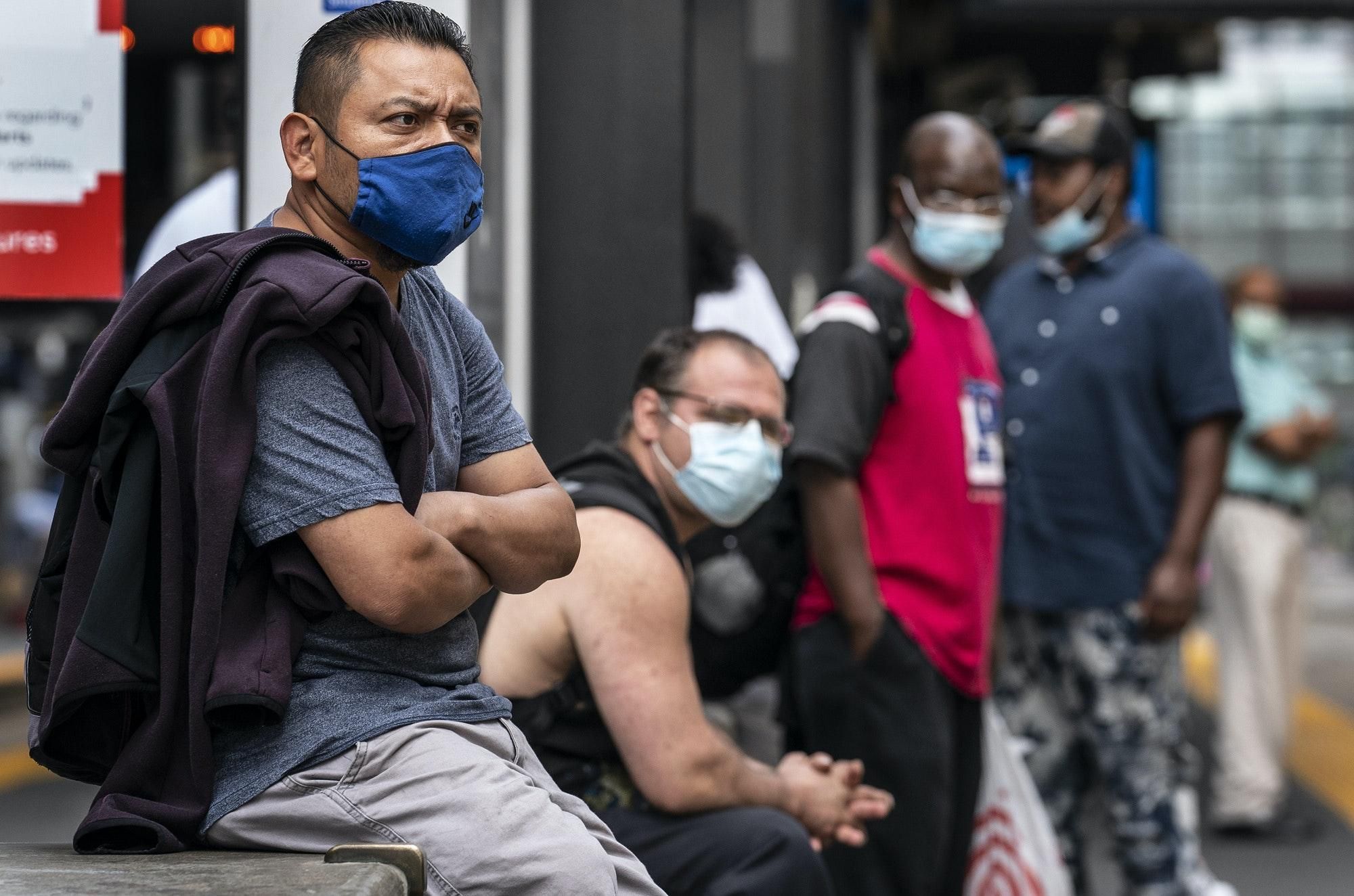 Новый максимум смертей: в России зафиксировали более 800 новых летальных исходов Новый максимум смертей: в России зафиксировали более 800 новых летальных исходов