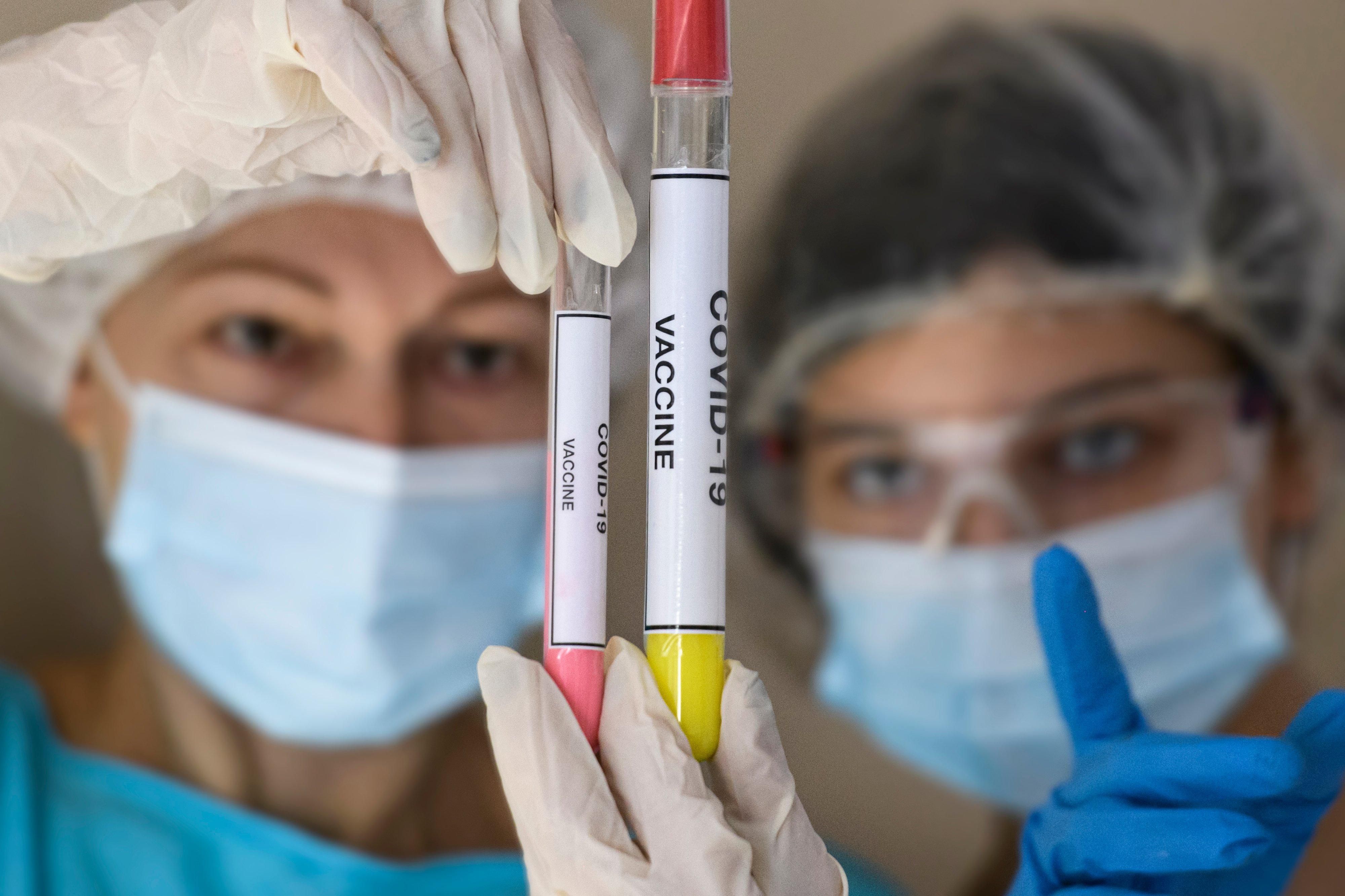 Китай просит ВОЗ расследовать вероятную утечку коронавируса из лабораторий США
