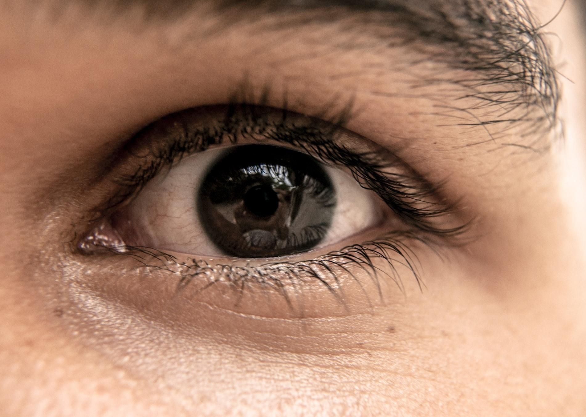 Мужчина временно потерял зрение после коронавируса: детали происшествия
