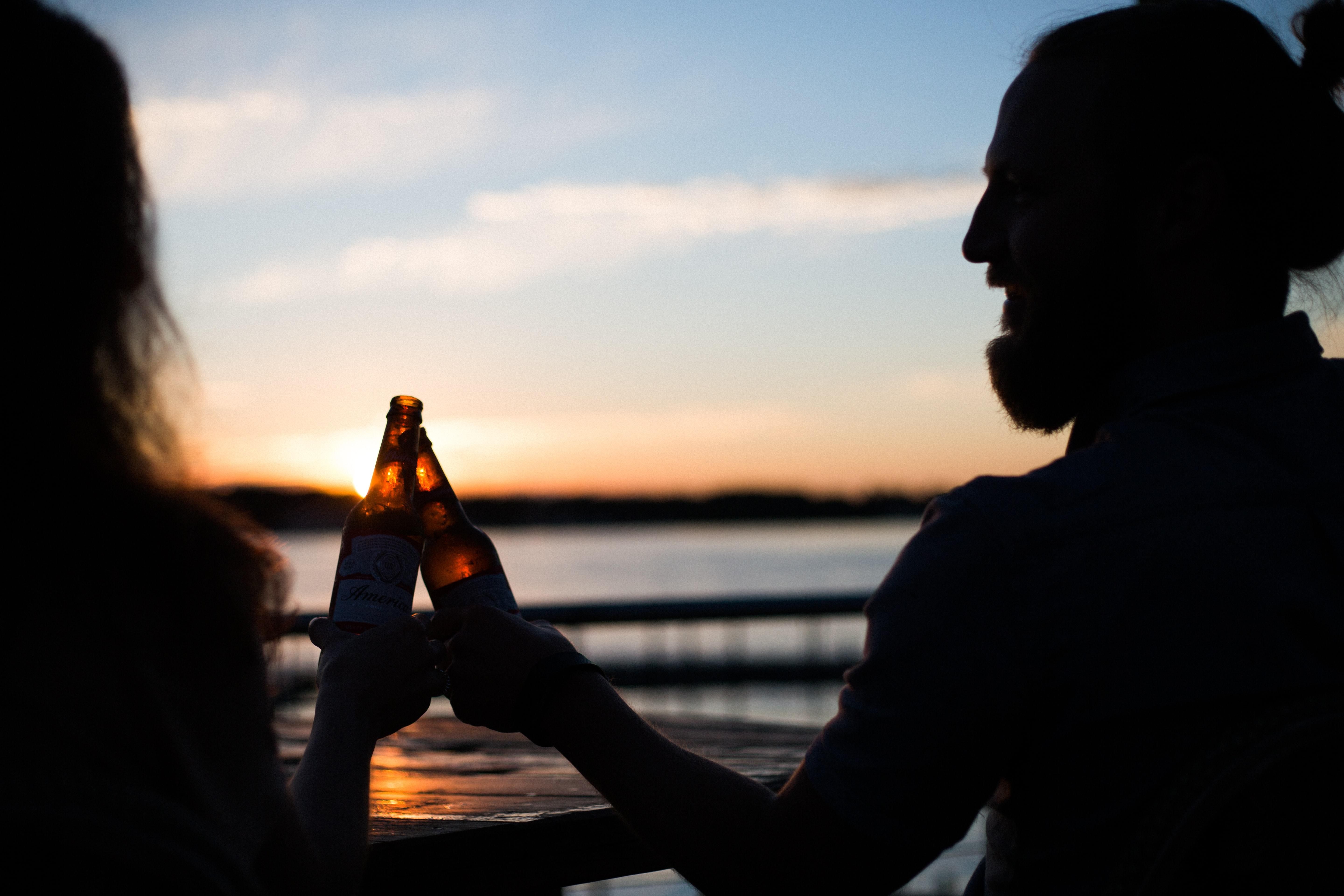 Як пов'язані алкоголь і COVID-19: вчені назвали головні ризики - Новини Здоров’я