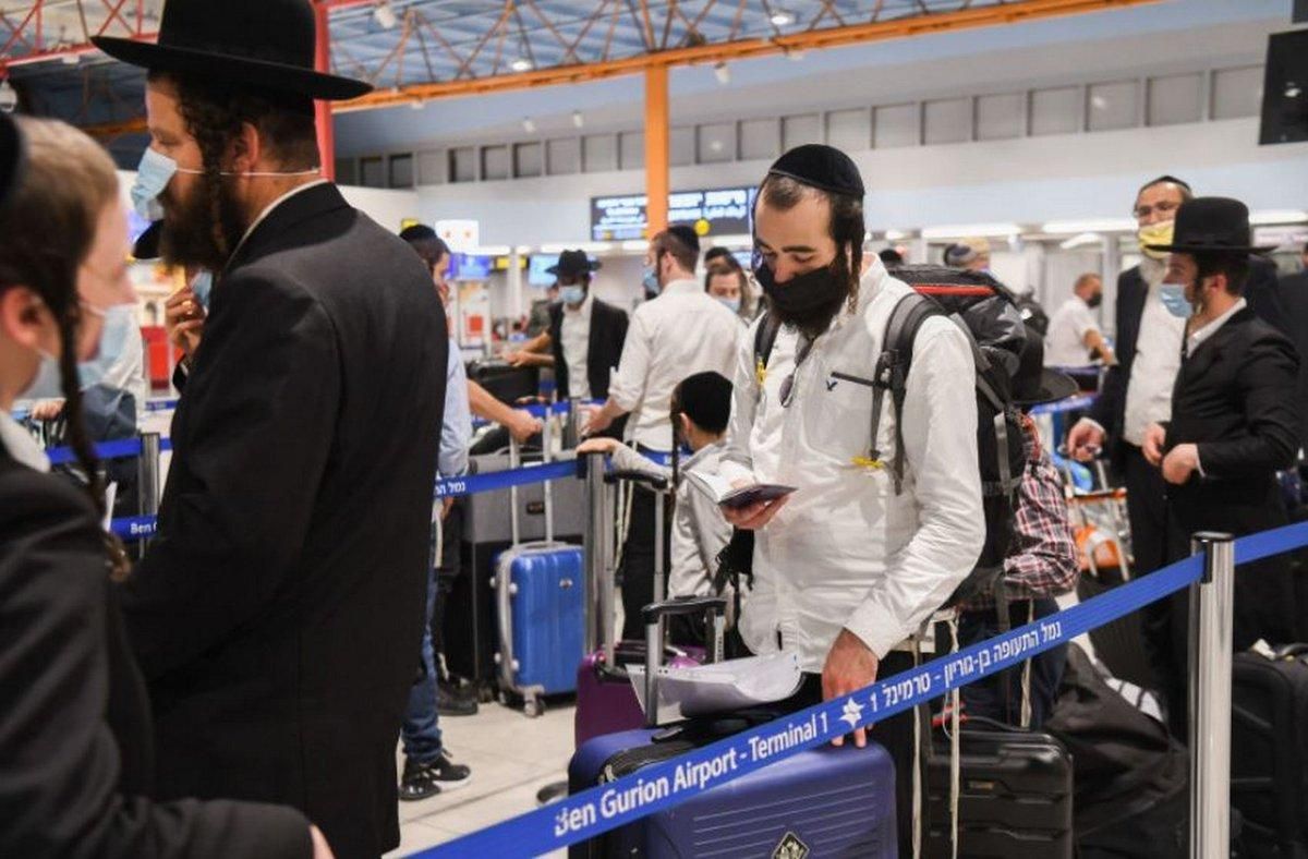 Более 150 израильтян, вернувшихся из Умани, больны COVID-19 Более 150 израильтян, вернувшихся из Умани, больны COVID-19