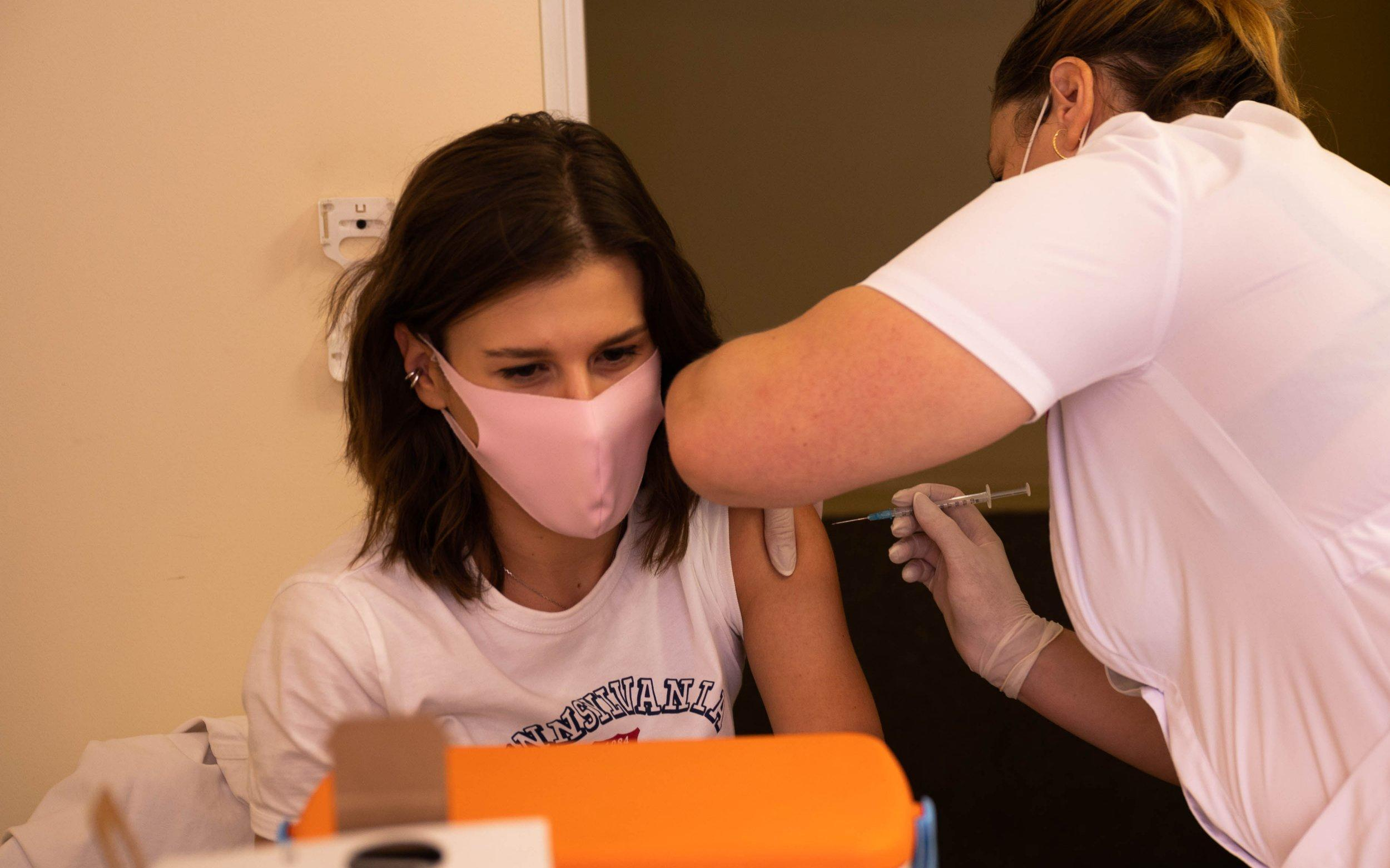 Україну чекає етап ревакцинації проти коронавірусу, – Шмигаль - Новини Здоров’я