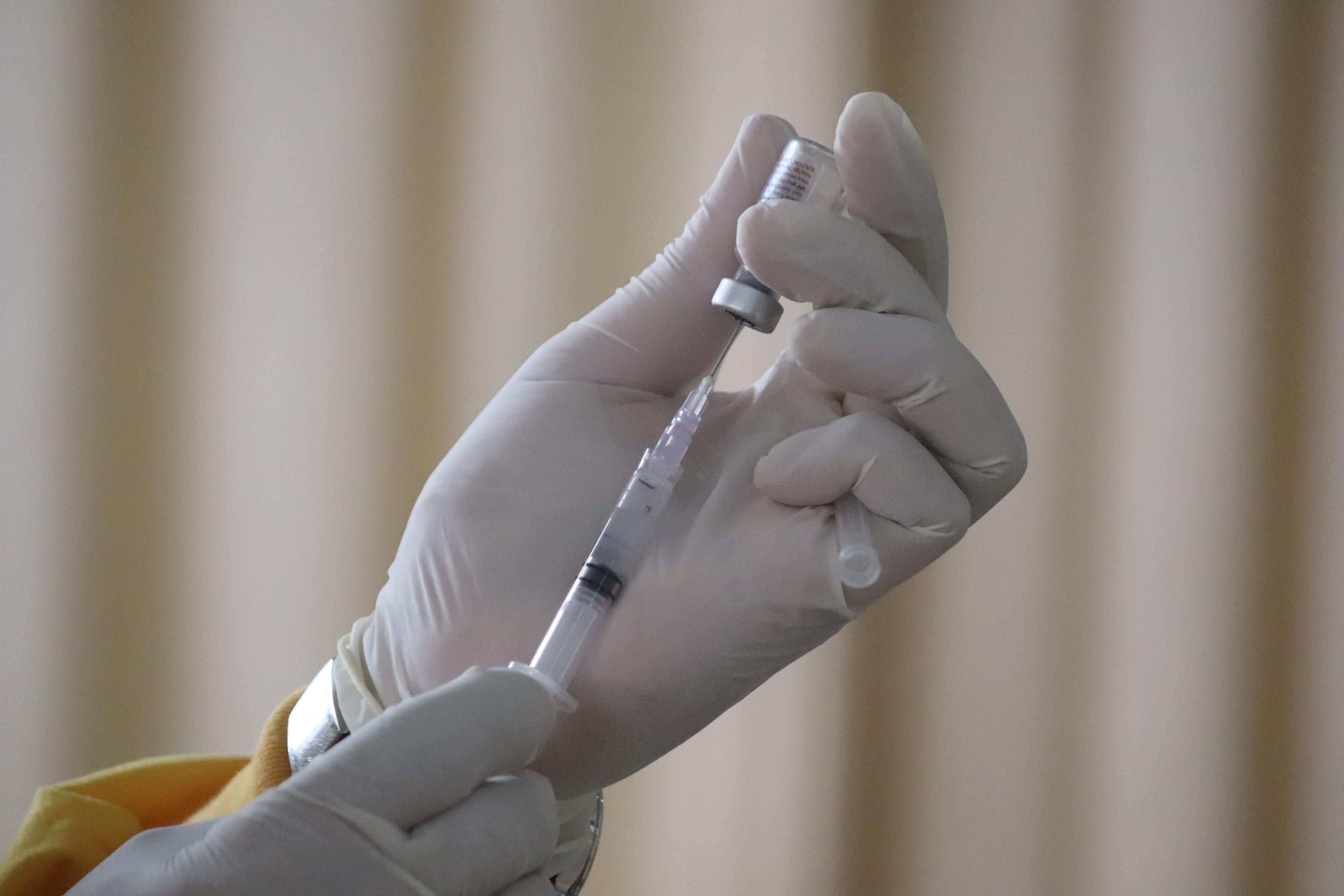 Сочетание вакцин – не проблема, – инфекционист о прививках от COVID-19