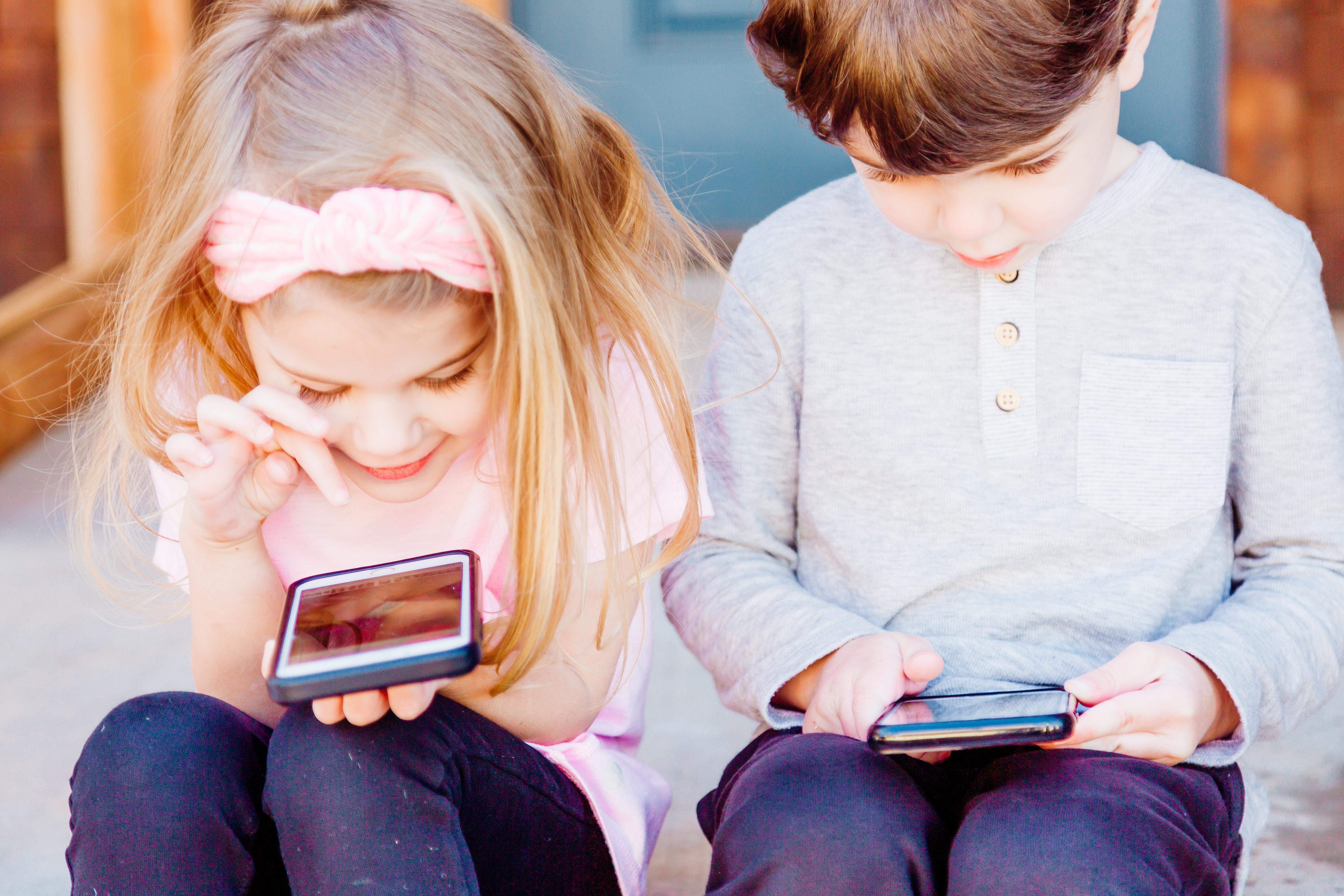 Насправді смартфони не дуже шкодять школярам – і ось, чому - новини мобільних телефонів - Новини Здоров’я