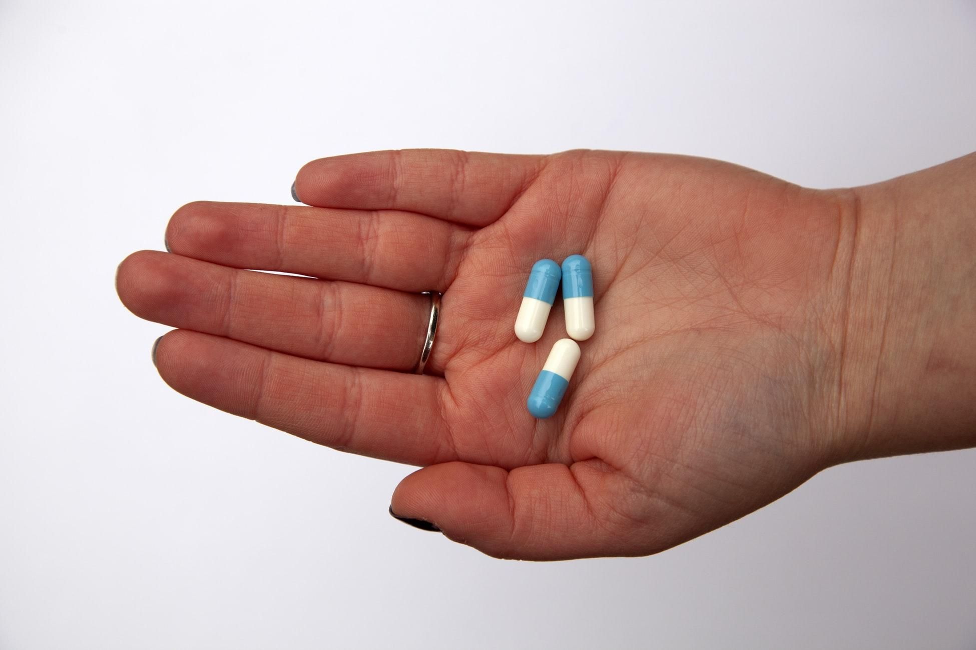В Минздраве сообщили, стоит ли принимать антибиотики при простуде и как выздороветь быстрее