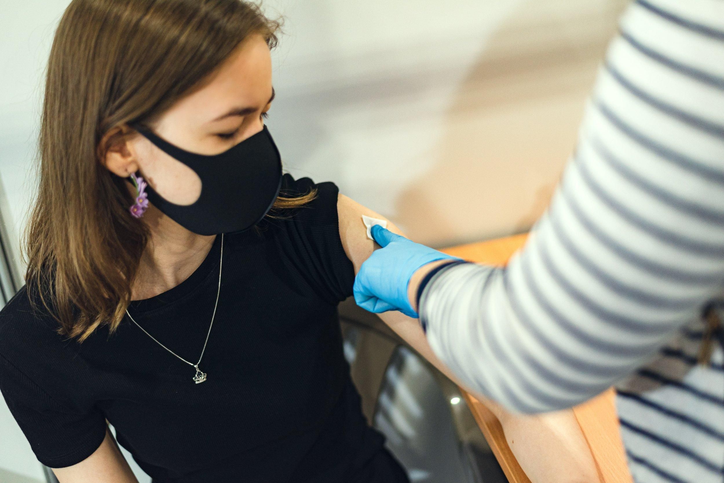 МОЗ розширить перелік професій для обов'язкової COVID-вакцинації: кого торкнуться зміни - Новини Здоров’я МОЗ розширить перелік професій для обов'язкової COVID-вакцинації: кого торкнуться зміни - Новини Здоров’я