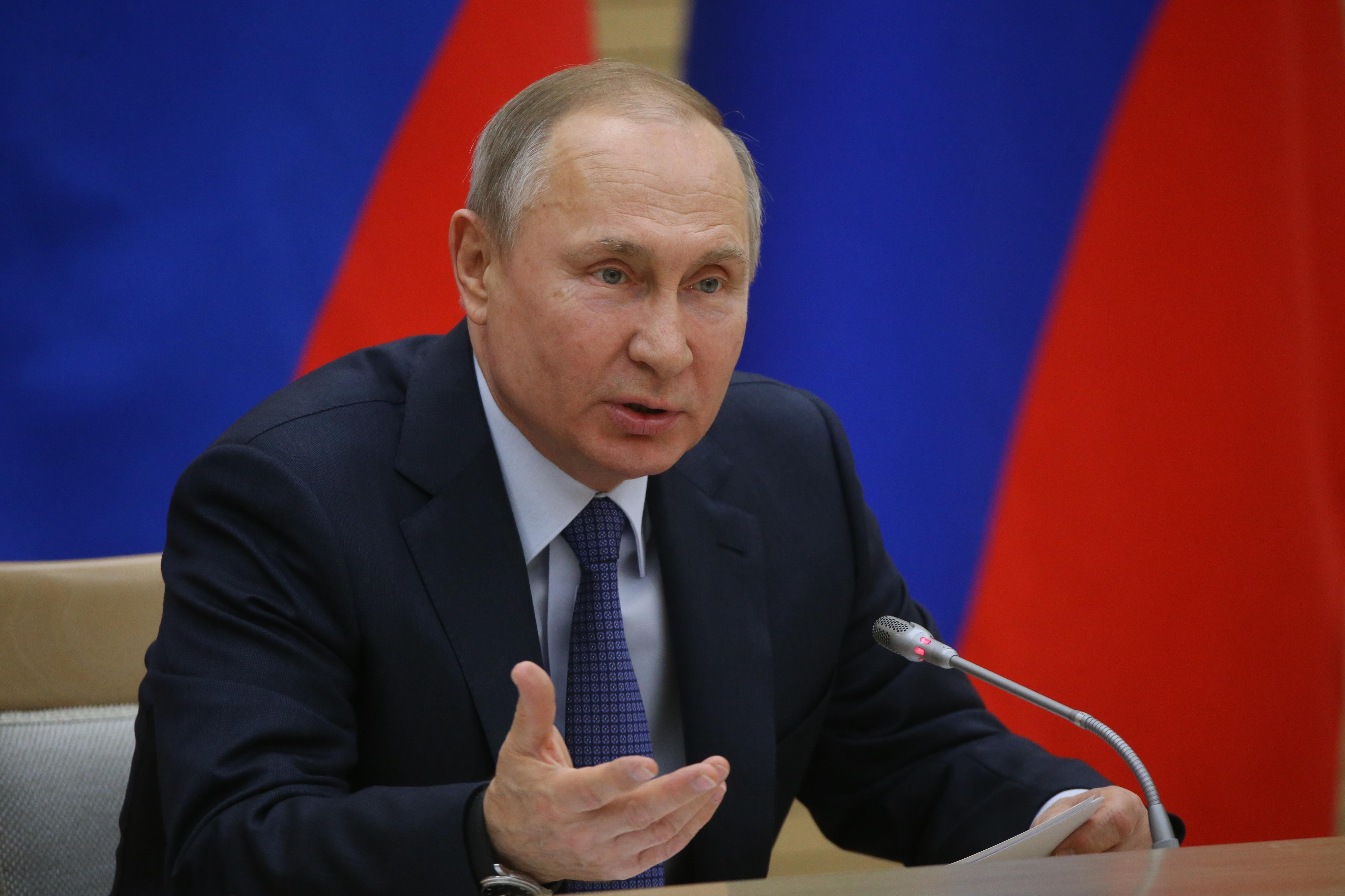 Путин просит "Большую двадцатку" признать российскую вакцину