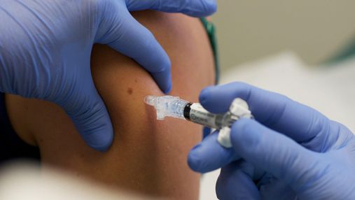 Вакцинація у 5 разів ефективніша за природний імунітет: у США надали дані з лікарень