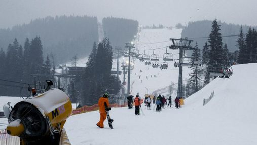 На лижі – невакцинованим зась: Ляшко розповів про обмеження на зимових курортах
