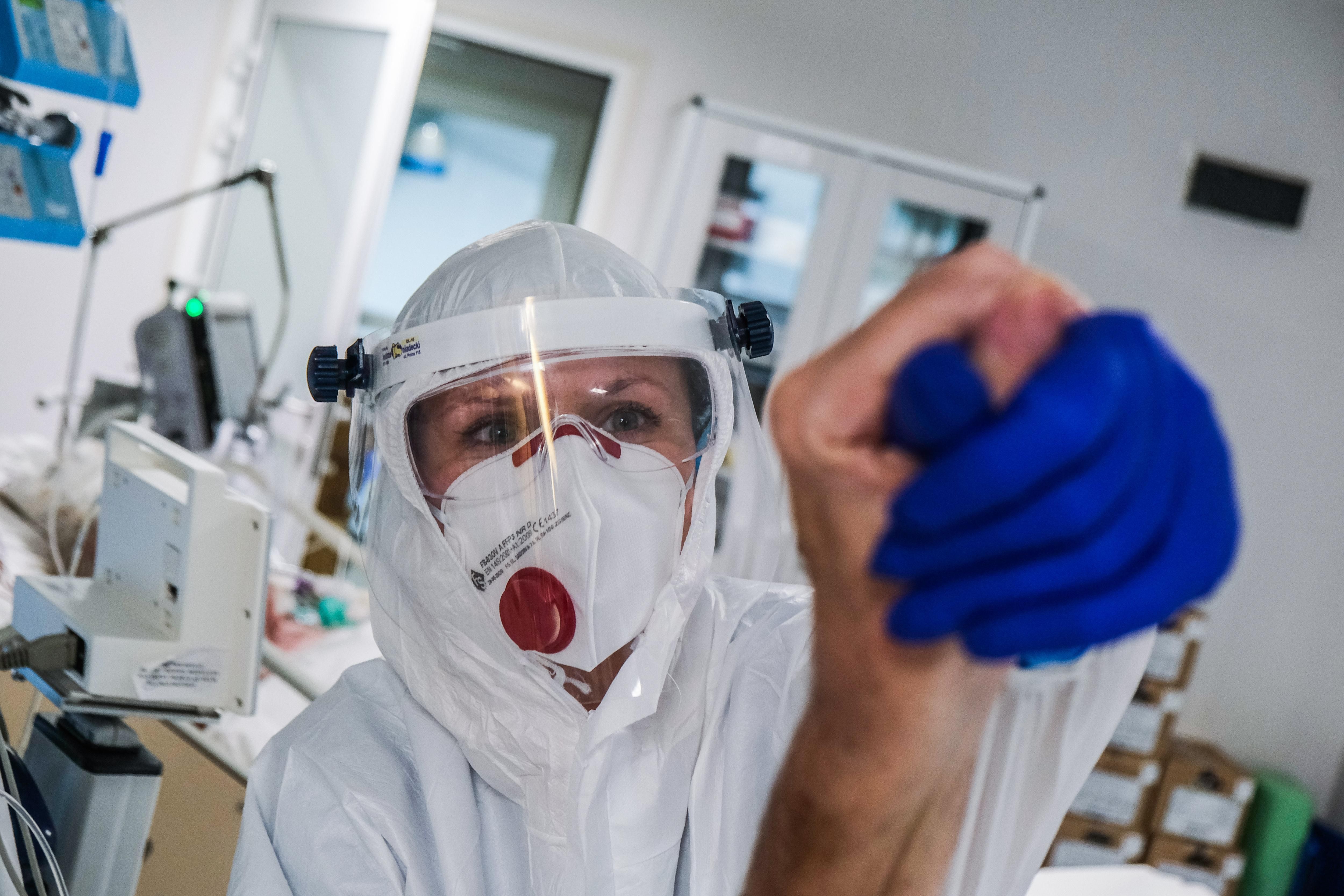 Эффект выходных: больных и госпитализированных с COVID-19 стало значительно меньше Эффект выходных: больных и госпитализированных с COVID-19 стало значительно меньше