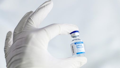 В Україну доставили нову партію вакцини від Pfizer