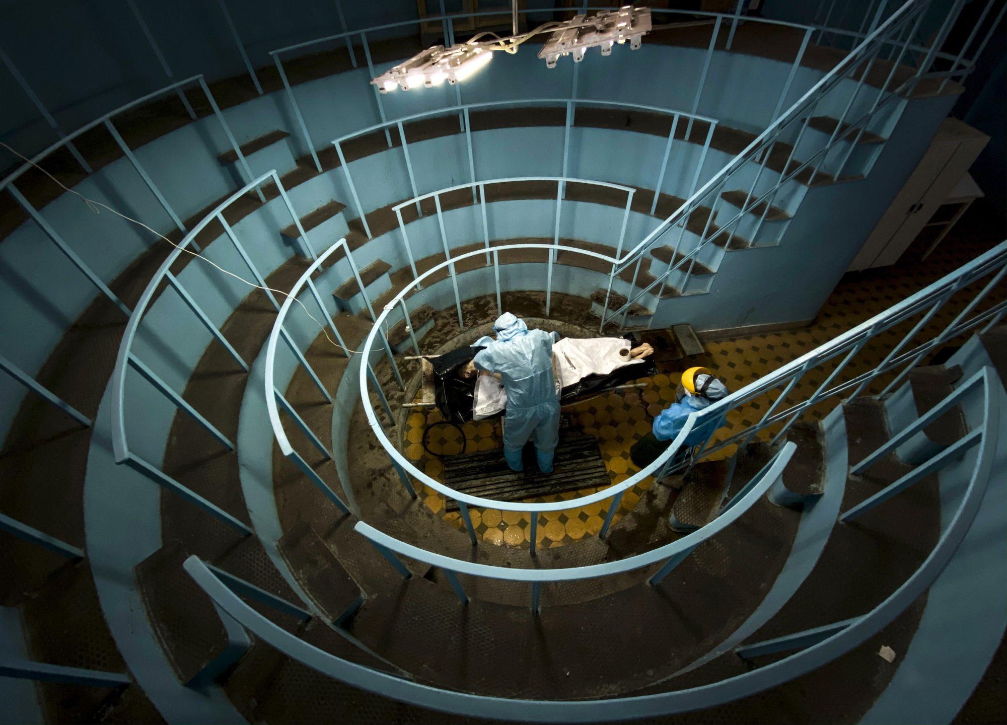 У Запоріжжі морги переповнені тілами померлих від COVID-19 – швидкі стають у черги - Новини Здоров’я У Запоріжжі морги переповнені тілами померлих від COVID-19 – швидкі стають у черги - Новини Здоров’я