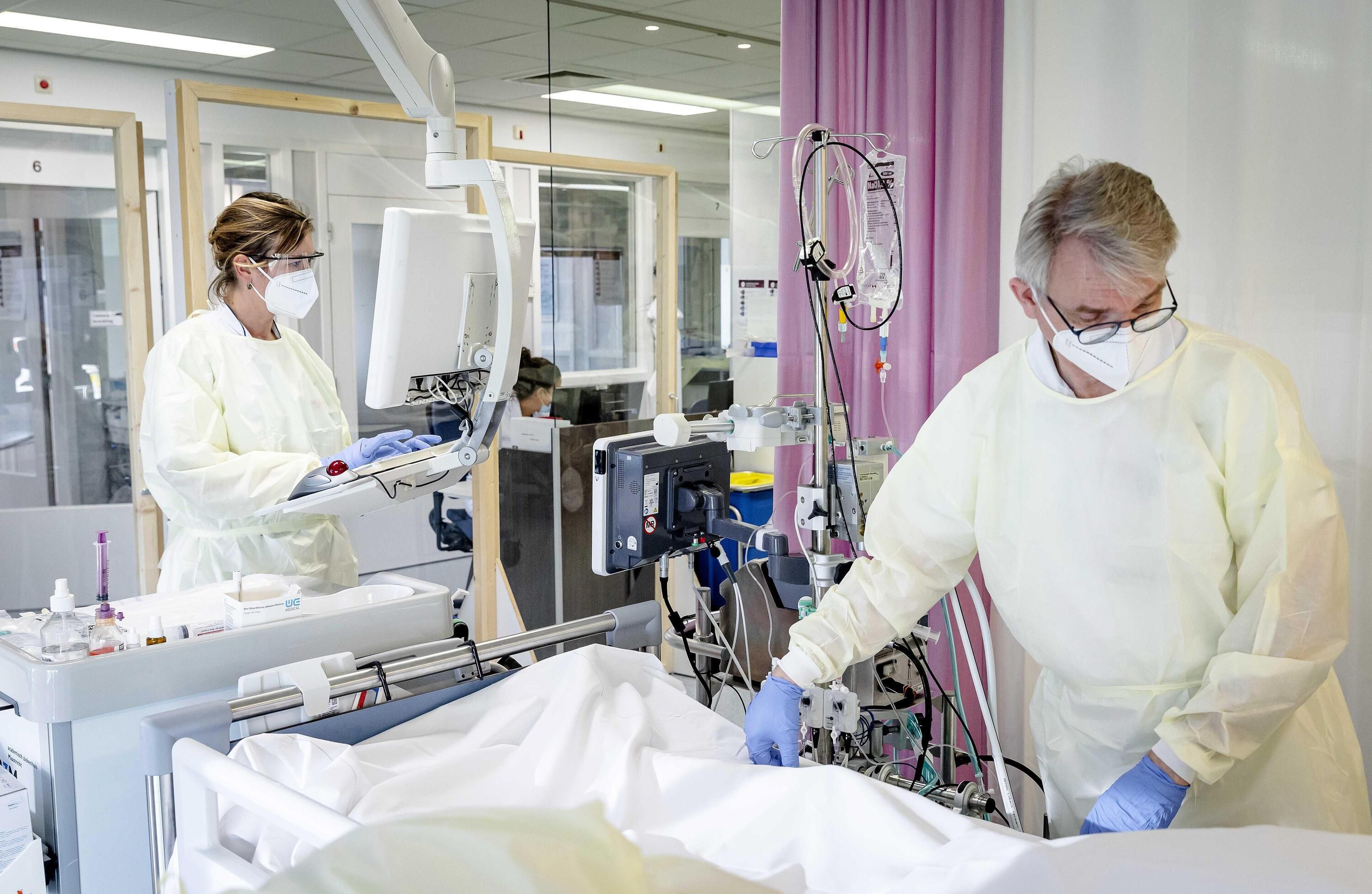 Шалений тиск на лікарні: Нідерланди перевозять хворих на COVID-19 до Німеччини - Новини Здоров’я
