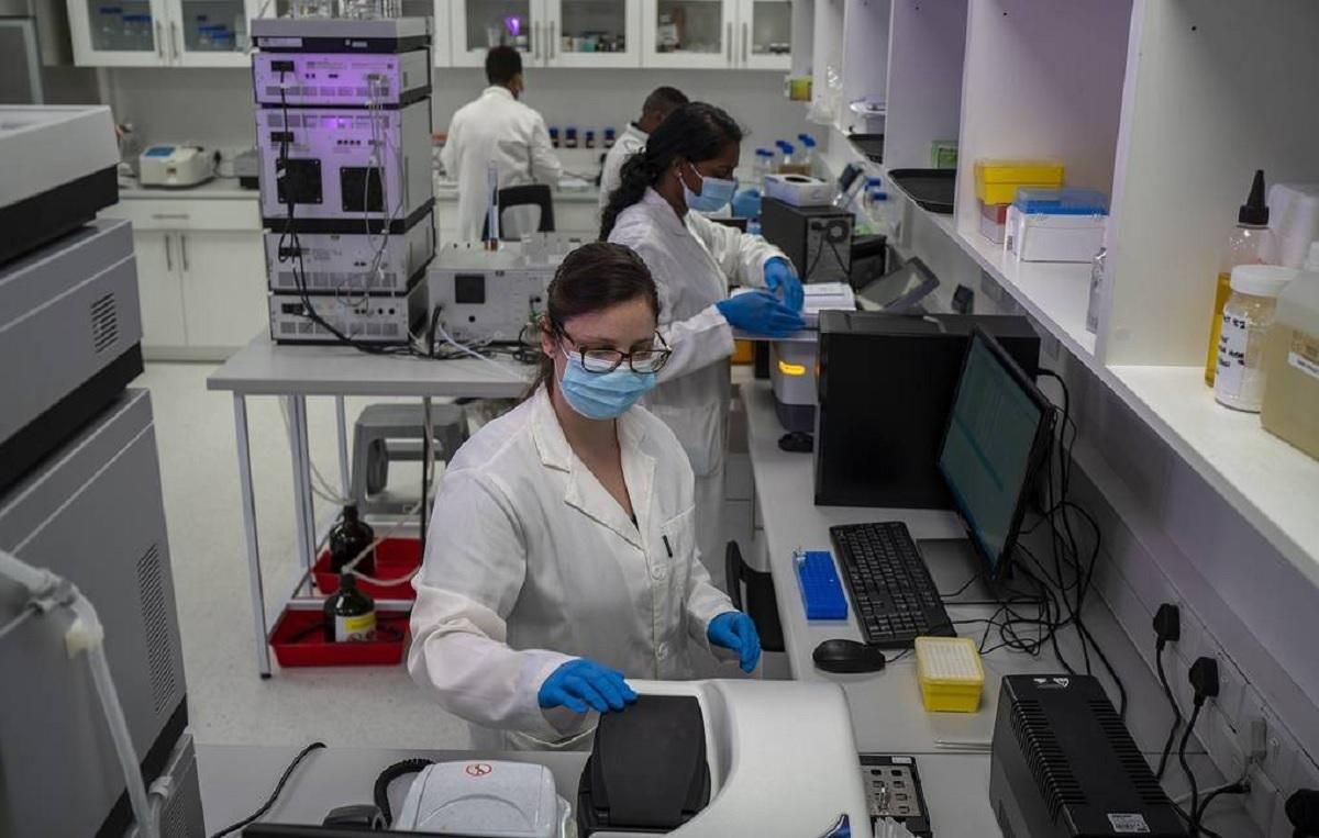 ЕС опубликовал рекомендации странам из-за распространения нового штамма Омикрон ЕС опубликовал рекомендации странам из-за распространения нового штамма Омикрон