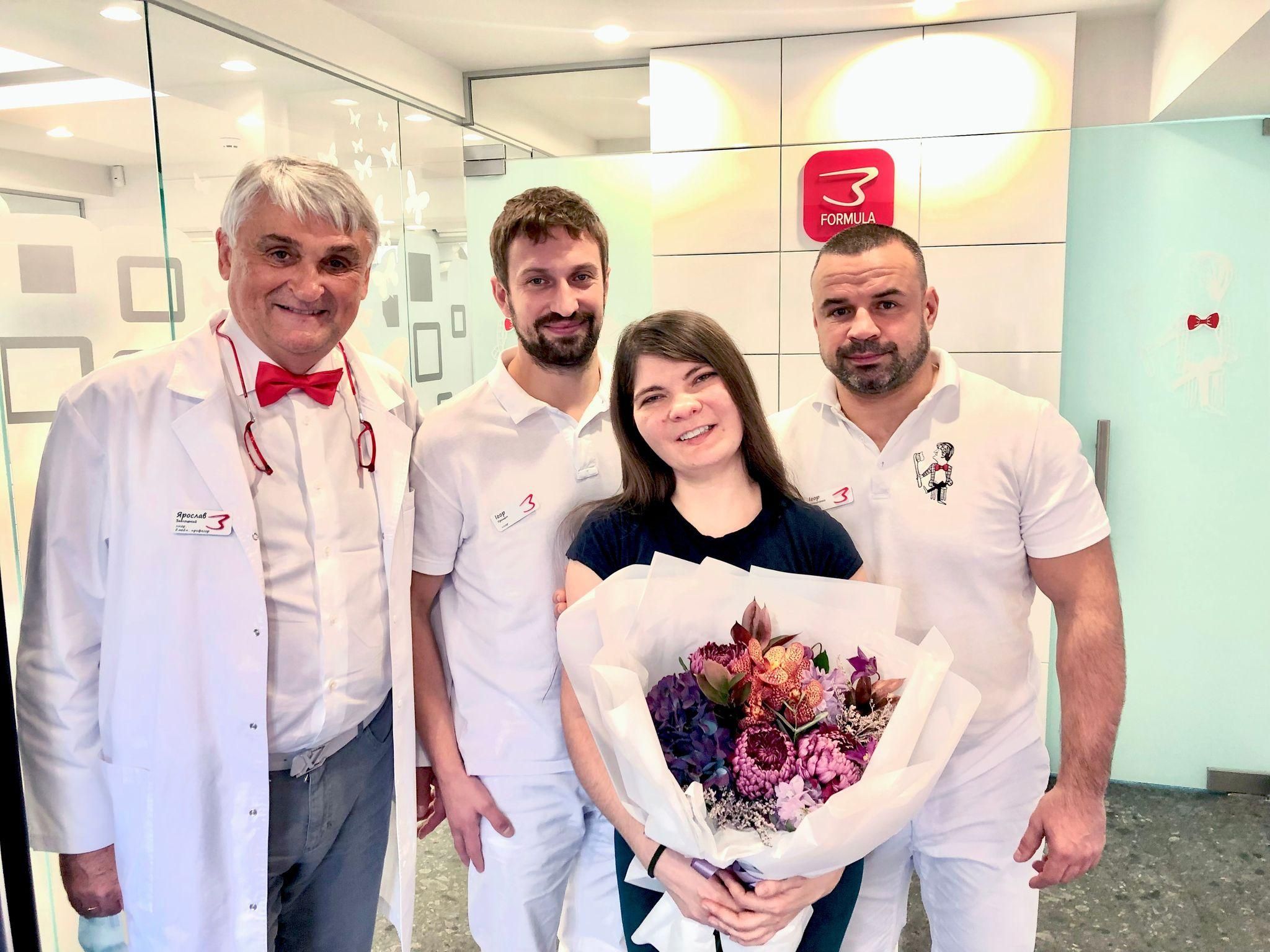 В Києві жінці з рідкісним генетичним захворюванням зубів провели операцію: фото до  і після - Новини Здоров’я