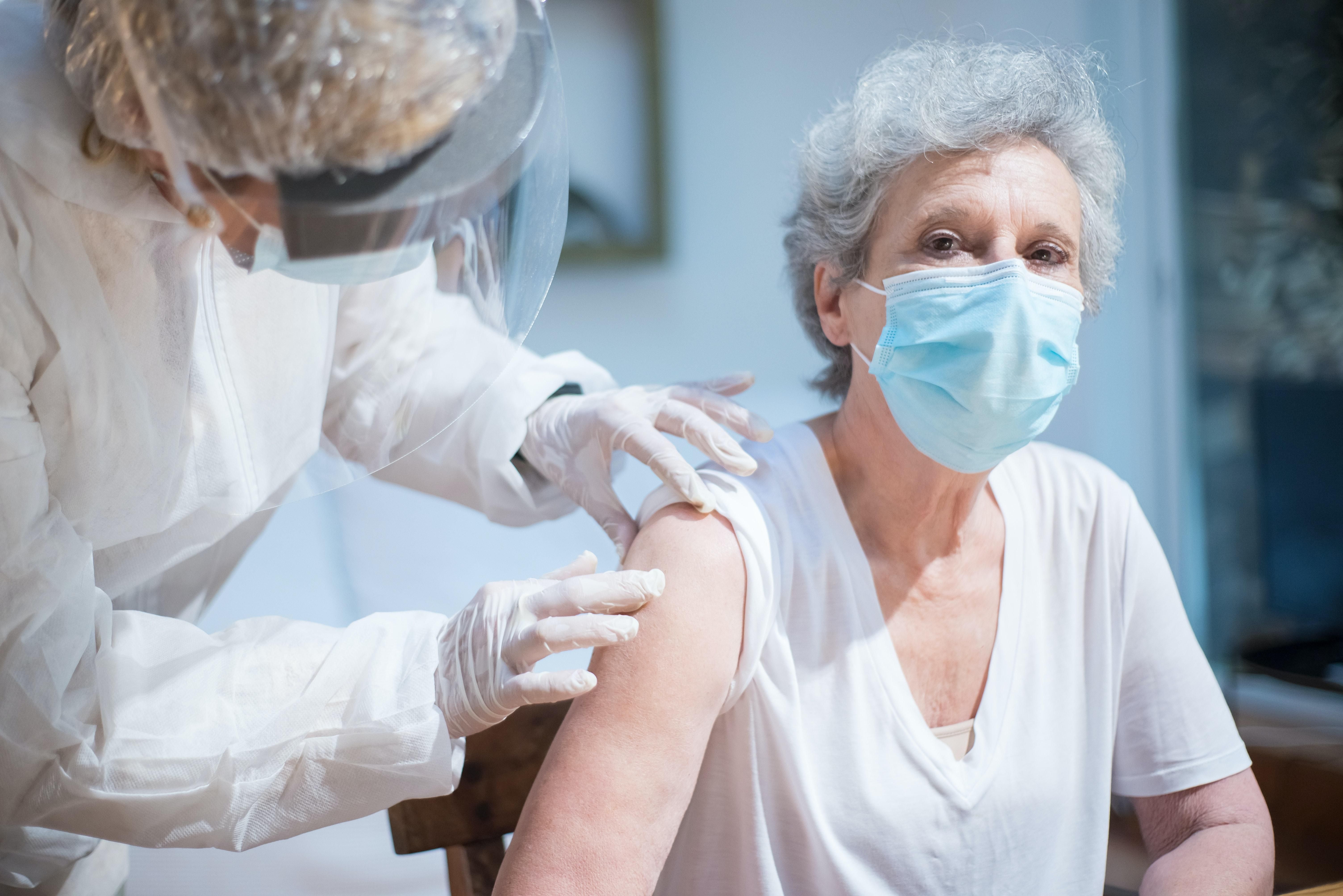 У США планують розпочати термінову кампанію з вакцинації: чому такий поспіх - Новини Здоров’я