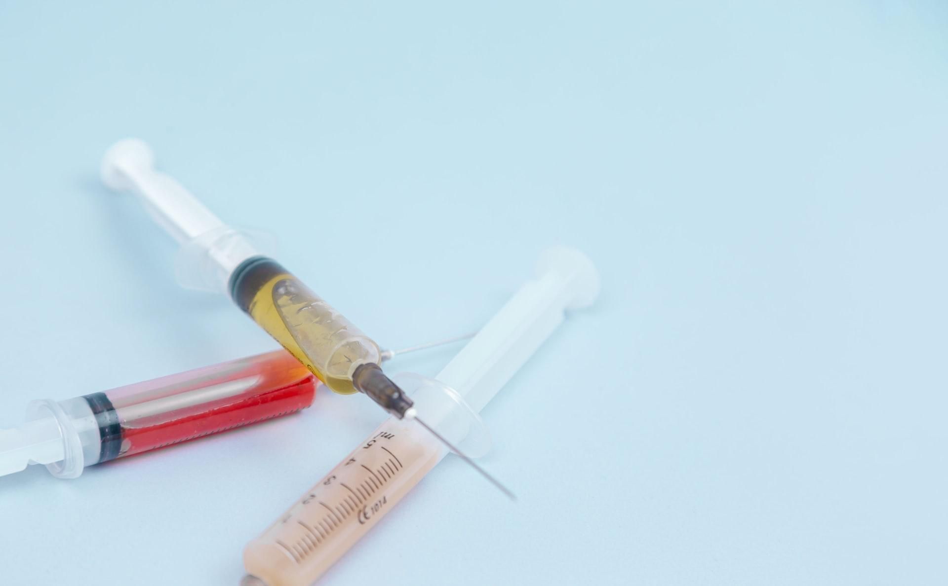 Из-за Омикрона людям быстрее может потребоваться 4 доза вакцины, – директор Pfizer