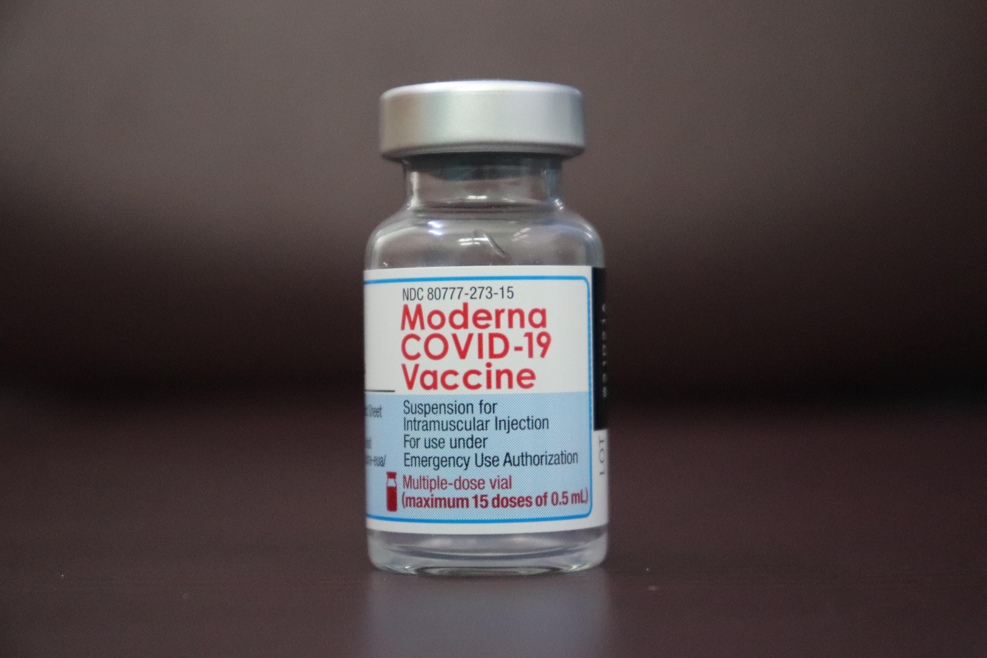 Третя доза вакцини значно підвищила рівень антитіл проти Омікрону, – Moderna - Новини Здоров’я