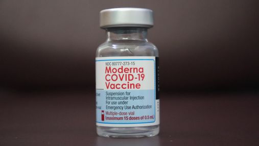Третя доза вакцини значно підвищила рівень антитіл проти Омікрону, – Moderna
