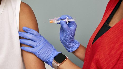 Вакцинацию препаратом Johnson&Johnson могут приостановить из-за тромбов
