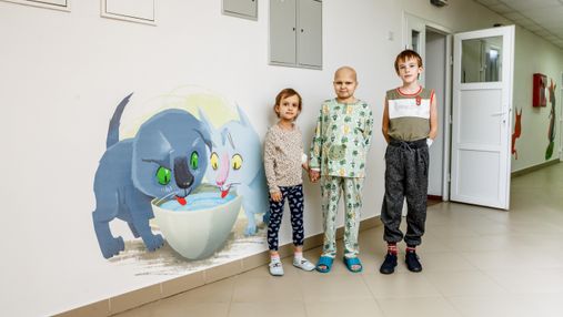 Герої книжки "36 і 6 котів" прикрасили стіни відділення дитячої лікарні у Кропивницькому