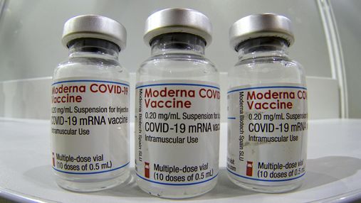 Moderna планує випустити бустерну вакцину проти Омікрону: назвали дату