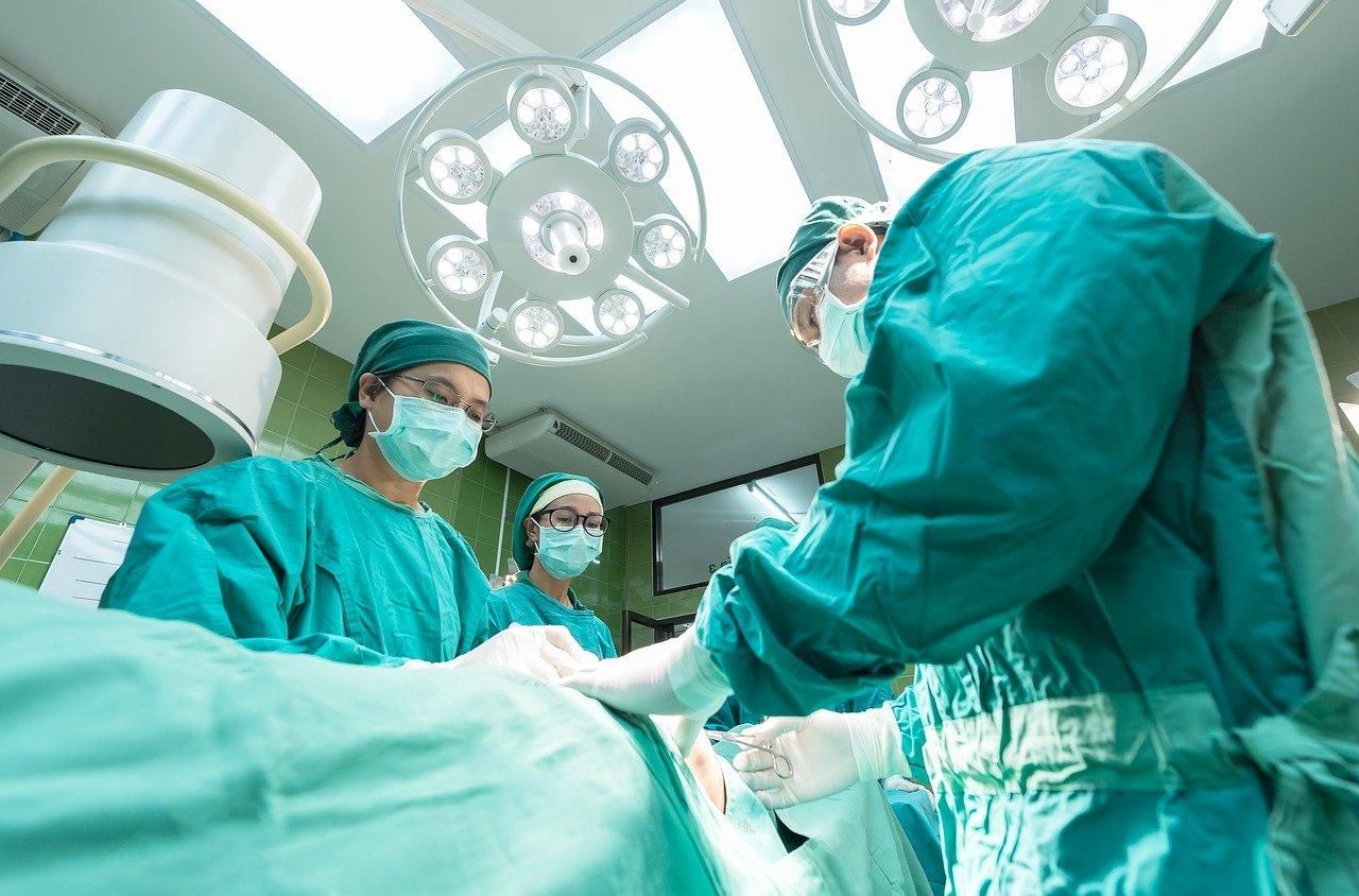 Пацієнту у США відмовили у пересадці серця, бо він був невакцинованим - Новини Здоров’я