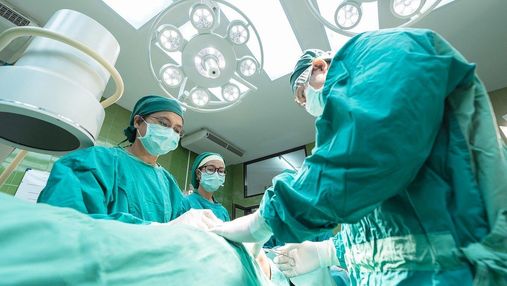 Пацієнту у США відмовили у пересадці серця, бо він був невакцинованим
