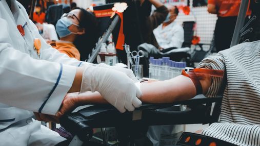 У 97% донорів крові в Нідерландах виявили антитіла до COVID-19
