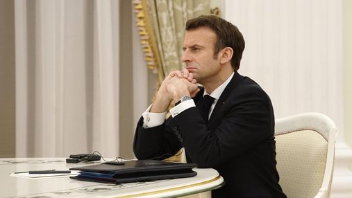 Франція боялася за ДНК Макрона: у Путіна пояснили переговори за 6-метровим столом