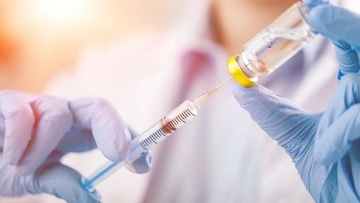 Лідери – Харківщина та Полтавщина: скільки вчителів вже вакцинувались від коронавірусу