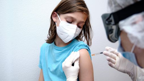 У США відклали схвалення COVID-вакцинації дітей до 5 років 