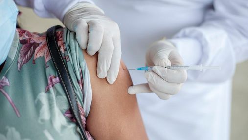 Вакцинація чи природна інфекція: що краще захищає від нових штамів коронавірусу