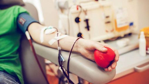 Українські лікарні готуються до можливої повномасштабної війни: донорів закликали здати кров

