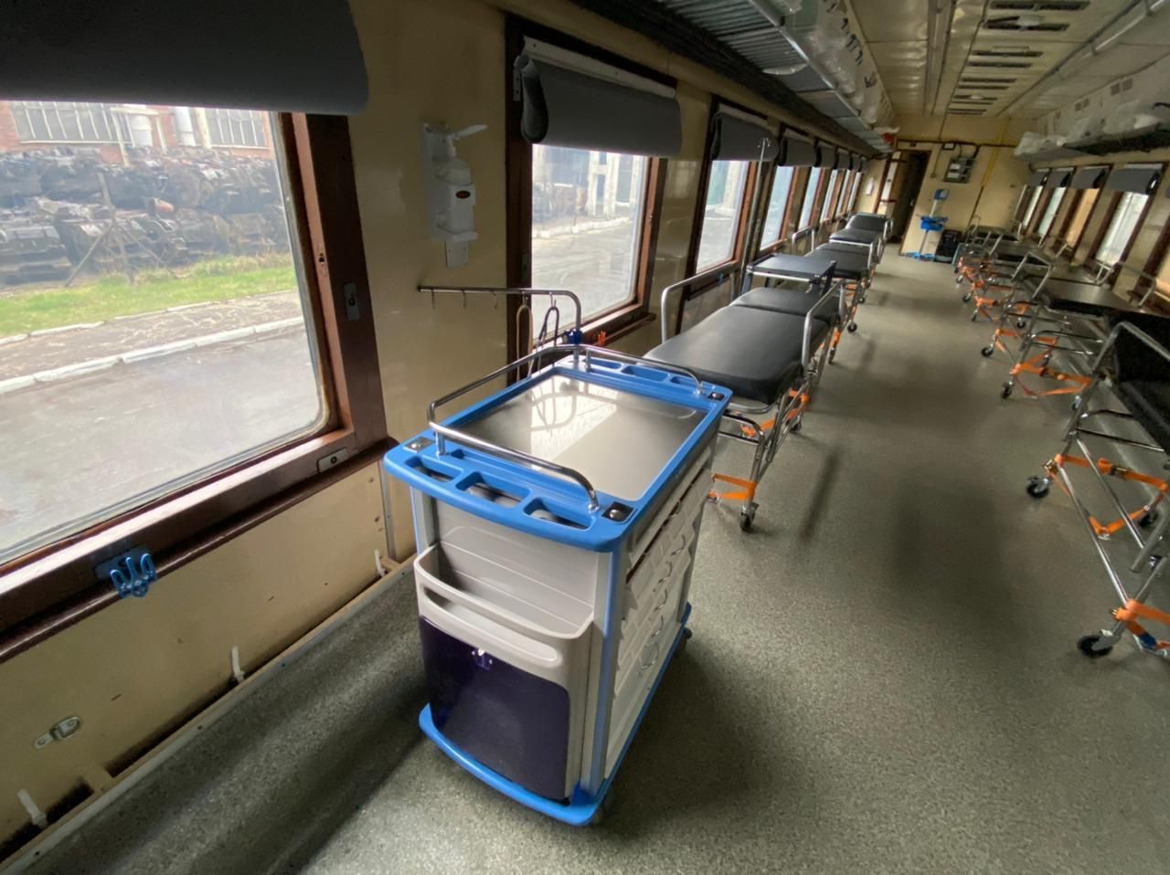 Мінігоспіталь на колесах: в Україні вперше запустили медичний потяг 