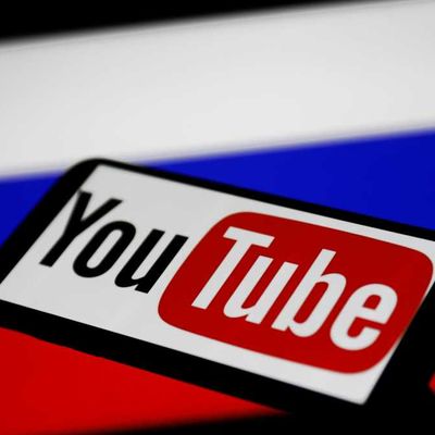 Youtube видалив понад 9 000 каналів, які поширювали фейки про війну в Україні