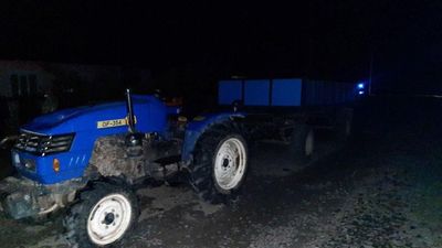 Выпал из прицепа трактора: 4-летний мальчик погиб в Ровенской области